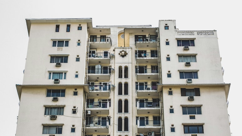 Techie Warns Young Couples Against Living In High-Rise Societies: "Old People On Power Trips"