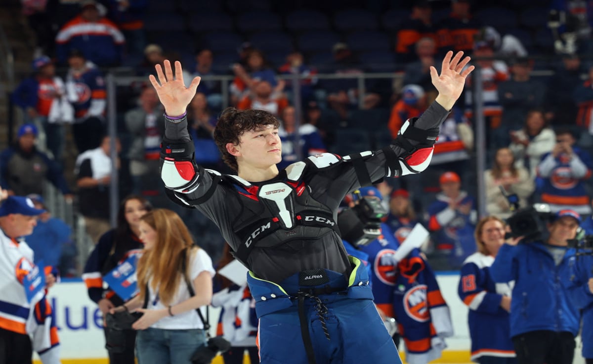 Matthew Schaefer Is the Youngest Calder Trophy Winner in NHL History and It Was Not Even Close