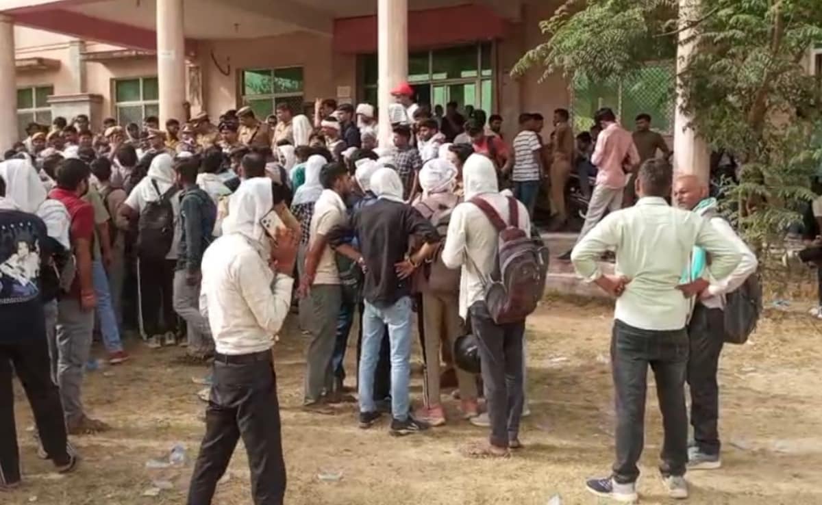 SSC GD परीक्षा के दौरान केंद्र पर क्षमता से 3 गुना अभ्यर्थियों के बुलाए जाने से बिगड़े हालात,  Exam रद्द