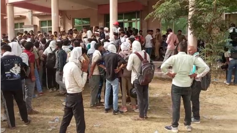 SSC GD परीक्षा के दौरान केंद्र पर क्षमता से 3 गुना अभ्यर्थियों के बुलाए जाने से बिगड़े हालात,  Exam रद्द