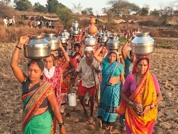 नाशिक जल संकट: 180 गांव टैंकरों के भरोसे, जल जीवन मिशन फेल? पेठ तालुका के आदिवासी बूंद‑बूंद को मोहताज