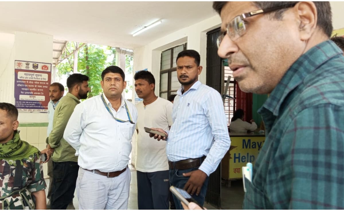 Aurangabad Bank Firing: इंडियन बैंक में चली गोली, सिक्योरिटी गार्ड की बंदूक से युवक की मौत, मचा हड़कंप