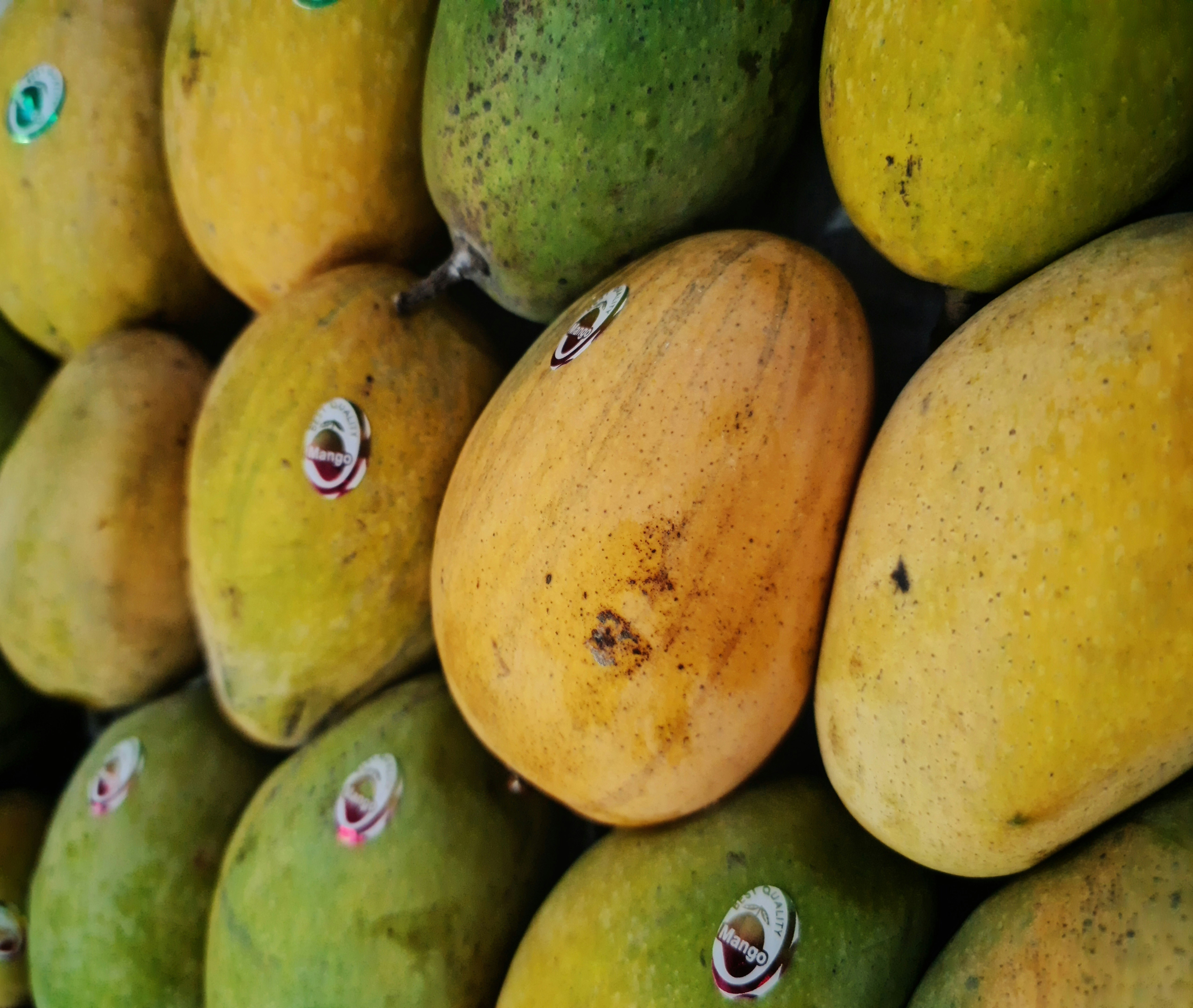 How To Spot Fake vs Real Mangoes: What Experts Want You To Know