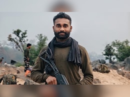 सगाई के 15 दिन बाद शहीद, त&zwj;िरंगे में ल&zwj;िपटकर घर पहुंचे बस्तर फाइटर के जवान संजय गढ़पाले