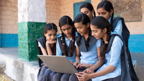 CBSE 12th Result 2026 Live Updates: इस नंबर पर कॉल करके भी जान सकते हैं रिजल्ट...