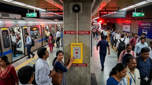 मुंबई मेट्रो: यात्री की एक गलती से दब गया इमरजेंसी बटन और गूंजने लगी 'स्टेशन खाली करो', फिर जो मची अफरा-तफरी