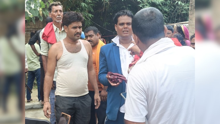 मुजफ्फरपुर में वरमाला पर दुल्हे को देख आगबबूला हुई दुल्हन, शादी से किया इंकार, वजह जान बारातियों को बनाया बंधक