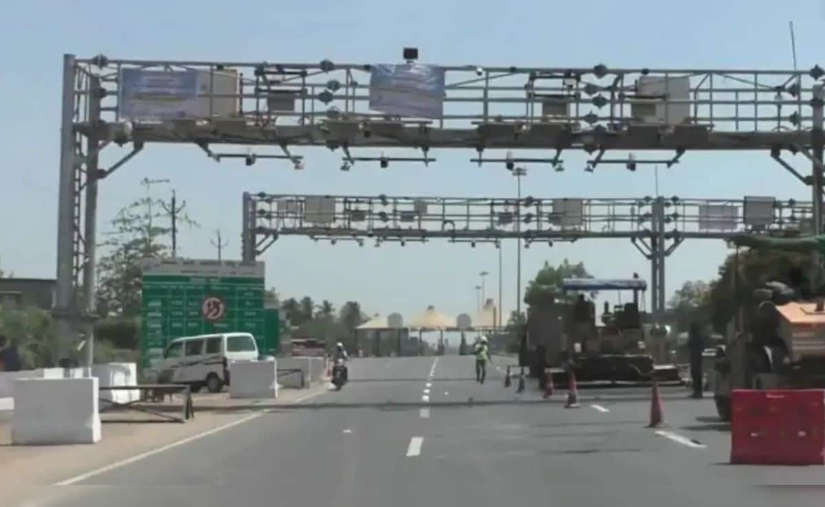 Barrier-Free Toll Plaza: टोल प्लाजा पर अब नहीं रुकेंगी गाड़ियां! देश में पहली बार शुरू हुआ बैरियर-लेस फ्री फ्लो टोल सिस्टम