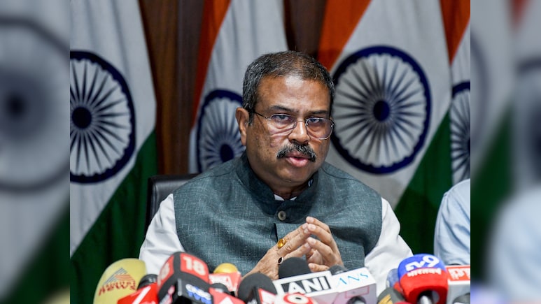 NEET-UG 2026: शिक्षा मंत्री की हाई-लेवल बैठक, री-एग्जाम को लेकर आ गया नया अपडेट!