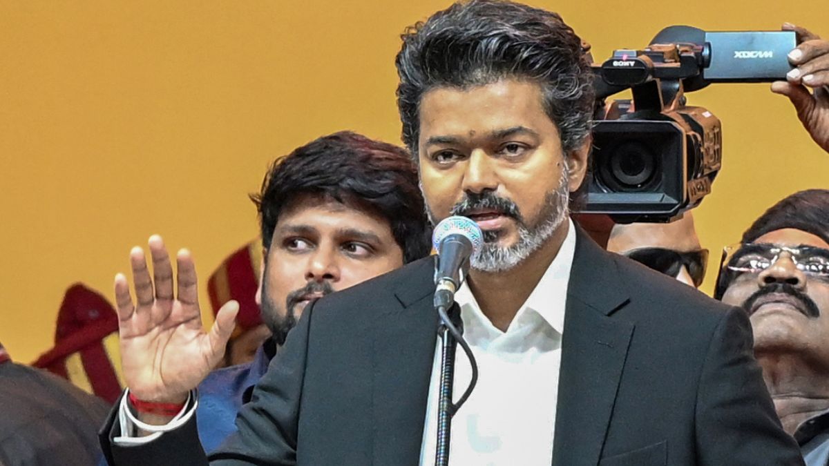 'परीक्षा खत्म करो, 12वीं के अंकों के आधार पर दो दाखिला...',  NEET विवाद के बीच तमिलनाडु सीएम विजय का बड़ा बयान