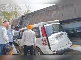 देवास में बड़ा सड़क हादसा, यात्री बस और कार की जोरदार भिड़ंत, 10 लोग घायल