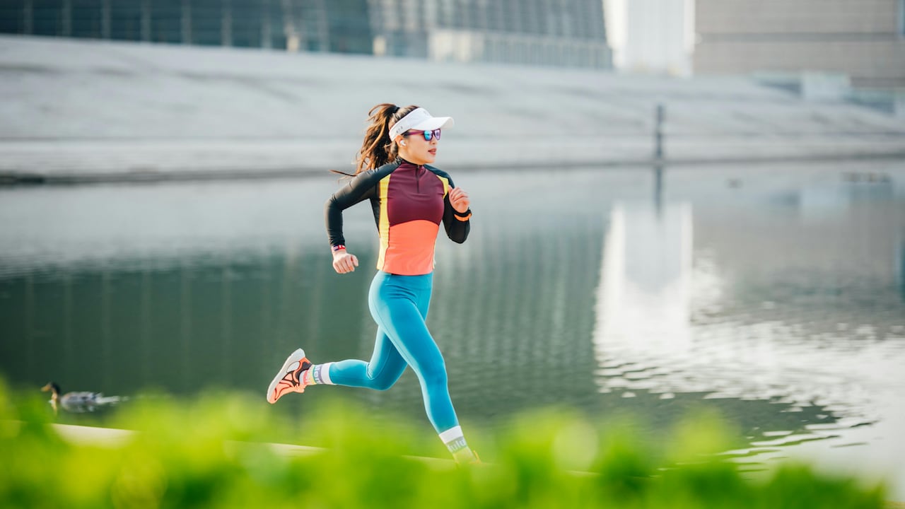 Sportswear Fabrics Explained: Polyester vs Nylon vs Cotton