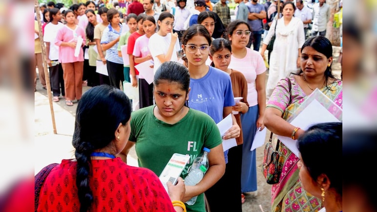 कब होगी परीक्षा, कैसे होगा रजिस्ट्रेशन? NEET परीक्षा रद्द होने के बाद छात्रों के मन में उठ रहे 10 सवालों के जवाब