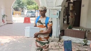 &nbsp;मां का कटा हाथ डिब्बे में लेकर पुलिस कमिश्नर दफ्तर पहुंचा ITBP जवान, Krishna Hospital पर की कार्रवाई की मांग