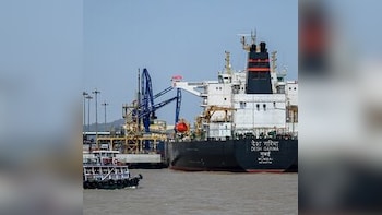 India Prepares to Send Oil Tankers Through Hormuz for New Supply