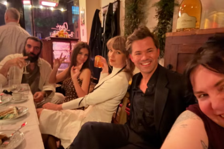 Taylor Swift Steps Out For Intimate Dinner With Lena Dunham And Friends