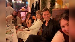 Taylor Swift Steps Out For Intimate Dinner With Lena Dunham And Friends