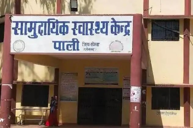 छत्तीसगढ़ में आंधी-तूफान का कहर: पेड़ गिरने से 3 की मौत, बारिश से बचने के लिए खड़े थे नीचे