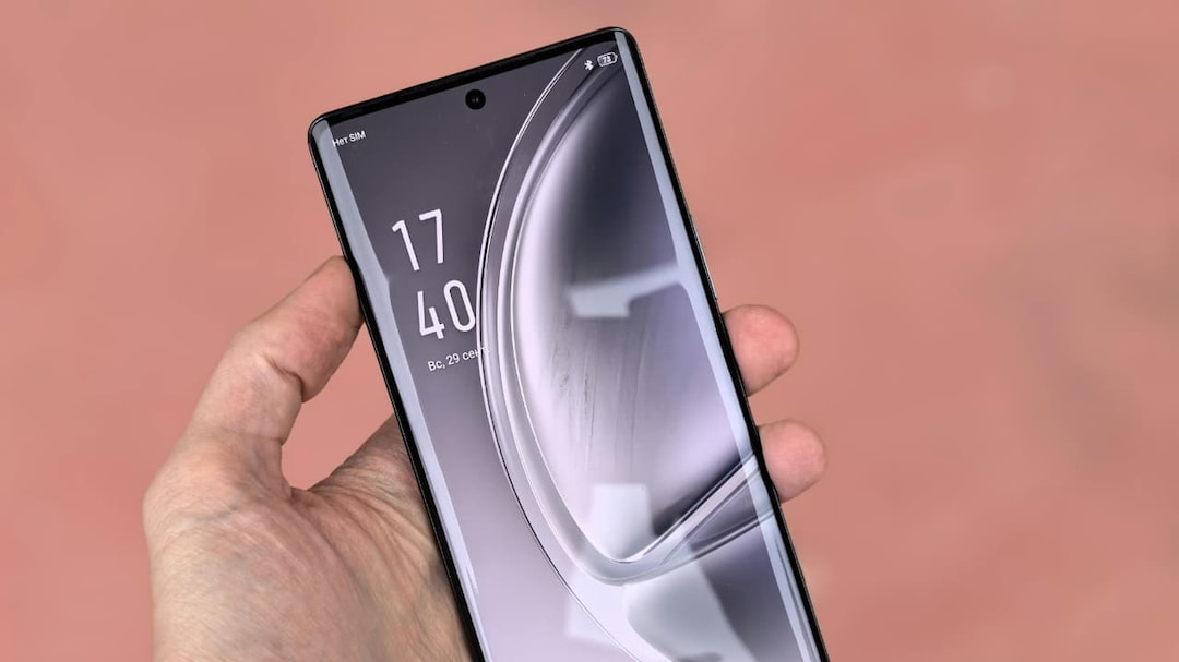 Apple's Debut Curved-Display iPhone Expected in 2027; 2028 Model May Get Advanced Panel: Report