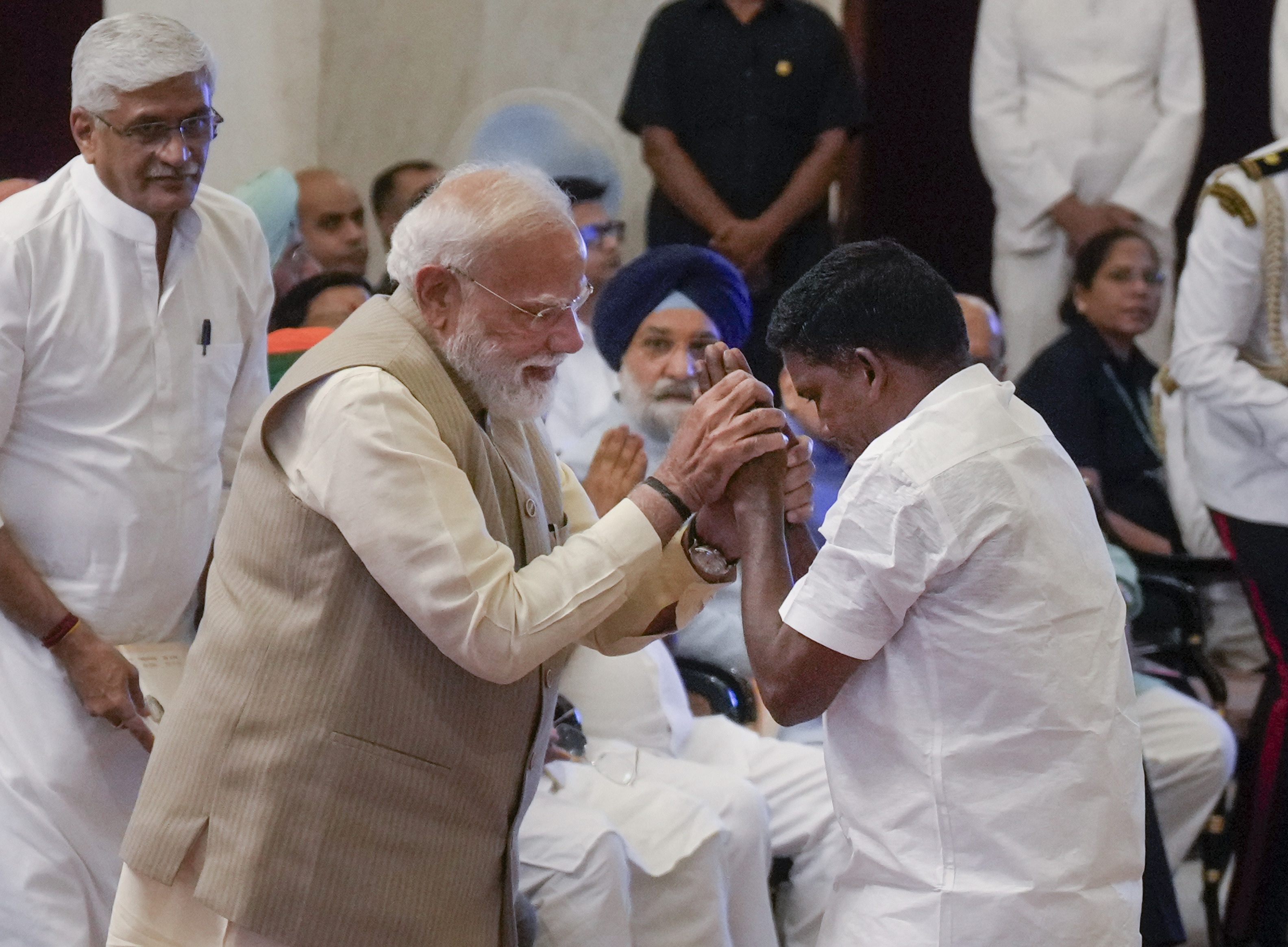 सिलंबम क्या है और कौन हैं के. पजानिवेल जिन्होंने पीएम मोदी को खड़े होने पर कर दिया मजबूर