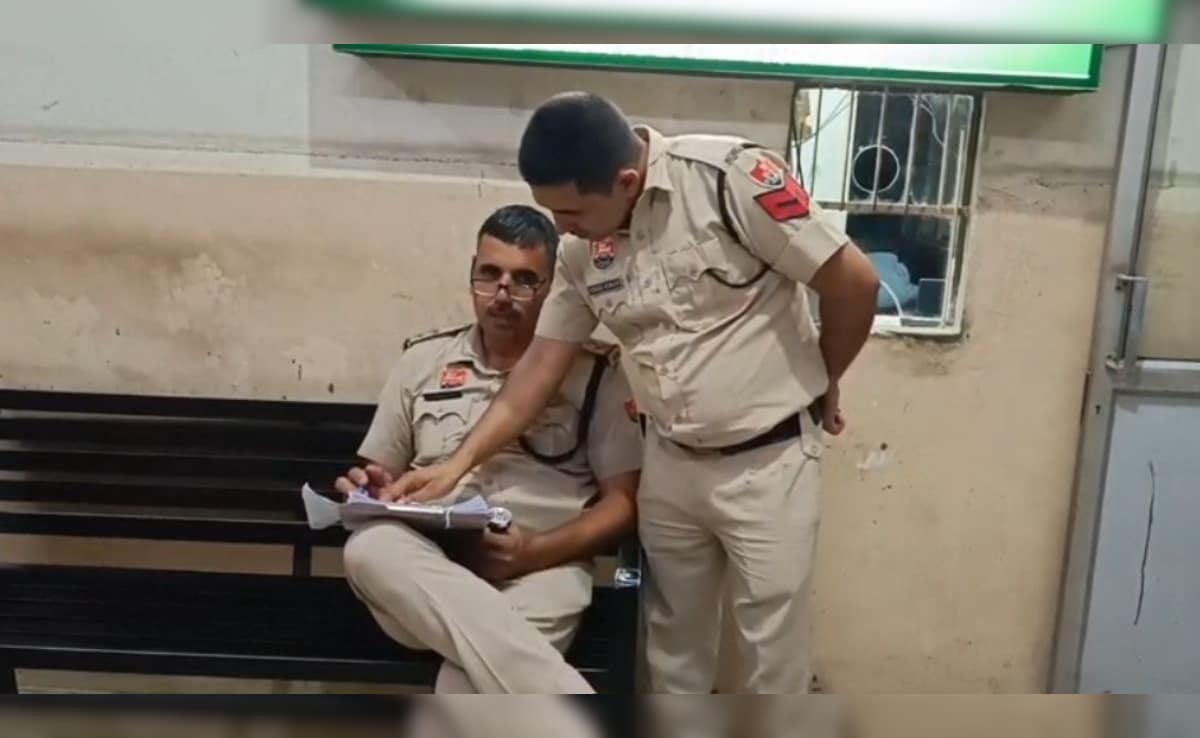 सोनीपत ट्रिपल मर्डर: TDI फ्लैट्स में पत‍ि-पत्‍नी और मह‍िला का मर्डर, सिक्योरिटी गार्ड ने चाकू से क‍िया हमला
