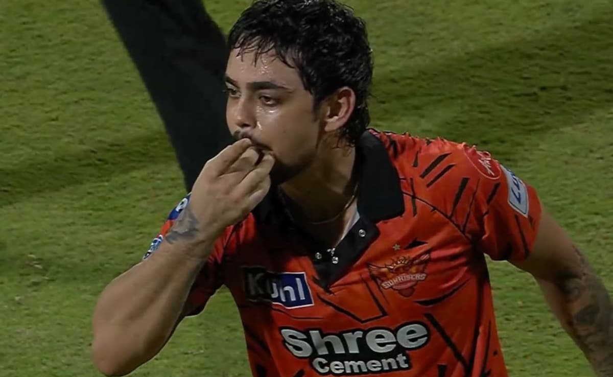 Ishan Kishan Does Whistle Podu, Taunts CSK Fans After Guiding SRH To IPL 2026 Playoffs