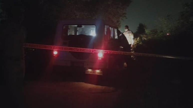 गाजियाबाद में ₹27 लाख से भरी ATM कैश वैन लूटने वालों का एनकाउंटर, वेब स&zwj;िटी इलाके में रात को कार्रवाई
