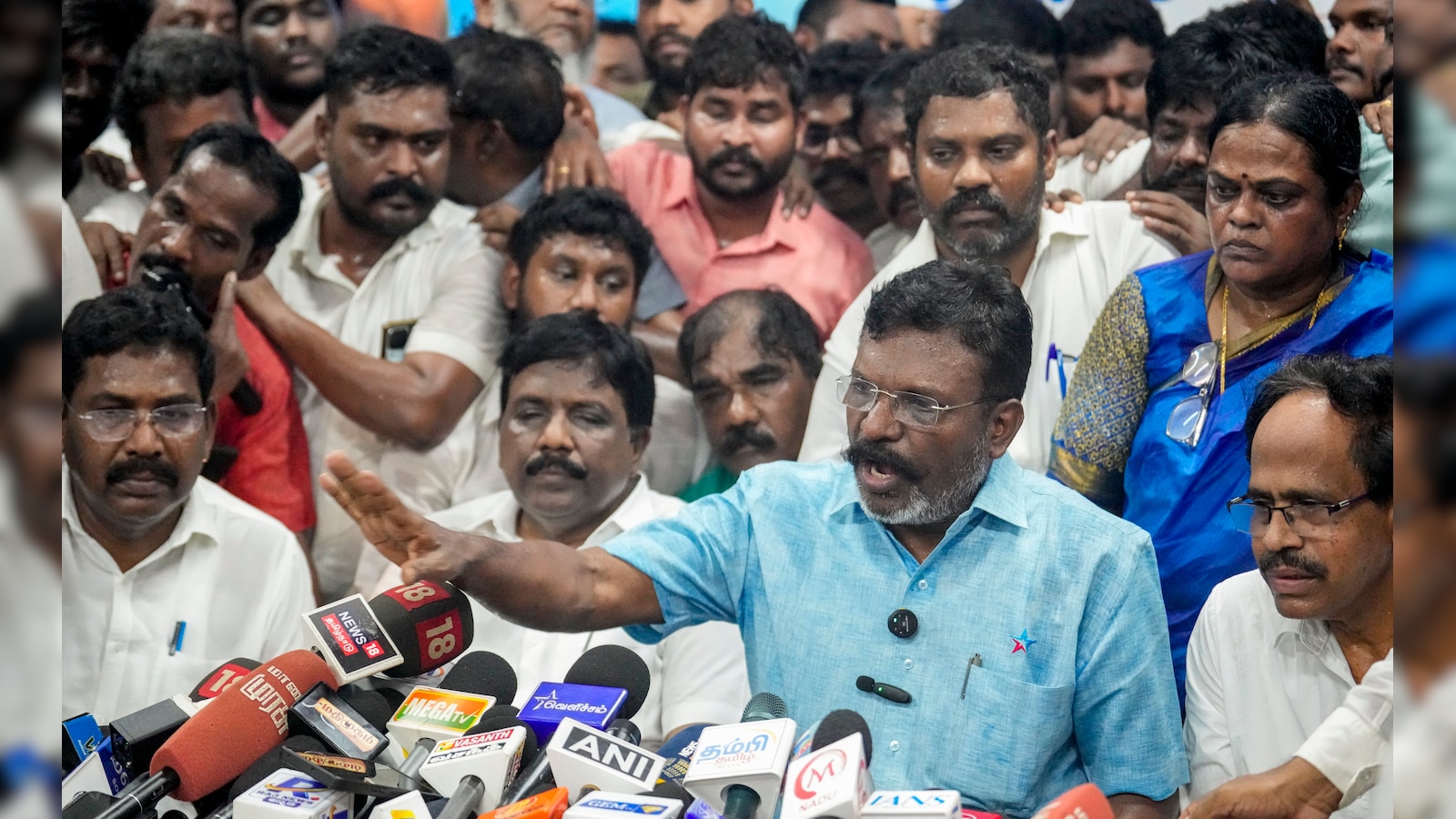 VCK Signals Exit if PMK Joins Tamilaga Vettri Kazhagam Alliance