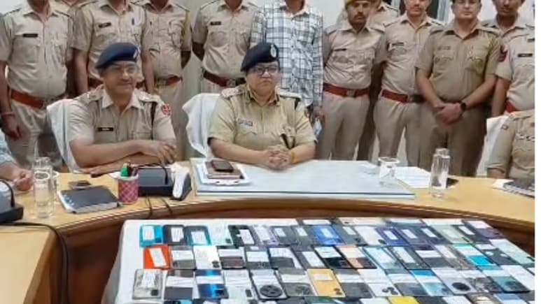 कोटा पुलिस ने ढूंढ निकाले 60 लाख के 245 गुम हुए मोबाइल, हाथ में आते ही मालिकों के चेहरे पर लौटी मुस्कान
