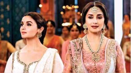 आलिया, दीपिका, माधुरी को पीछे छोड़ ये विदेशी एक्ट्रेस हैं यूट्यूब पर नंबर-1, जानिए आपका फेवरेट स्टार को मिला कौन सा पोजीशन