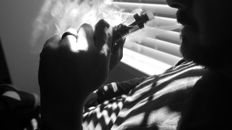 E-Cigarettes Consumption Rampant, 52% Smokers Seen Around Corporate Offices: Study