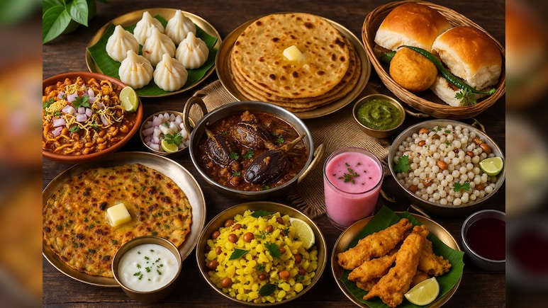 Maharashtra Day 2026: महाराष्ट्र के 10 ट्रेडिशनल डिशेज (Traditional Dishes), जिनका स्वाद हर फूड लवर को जरूर लेना चाहिए