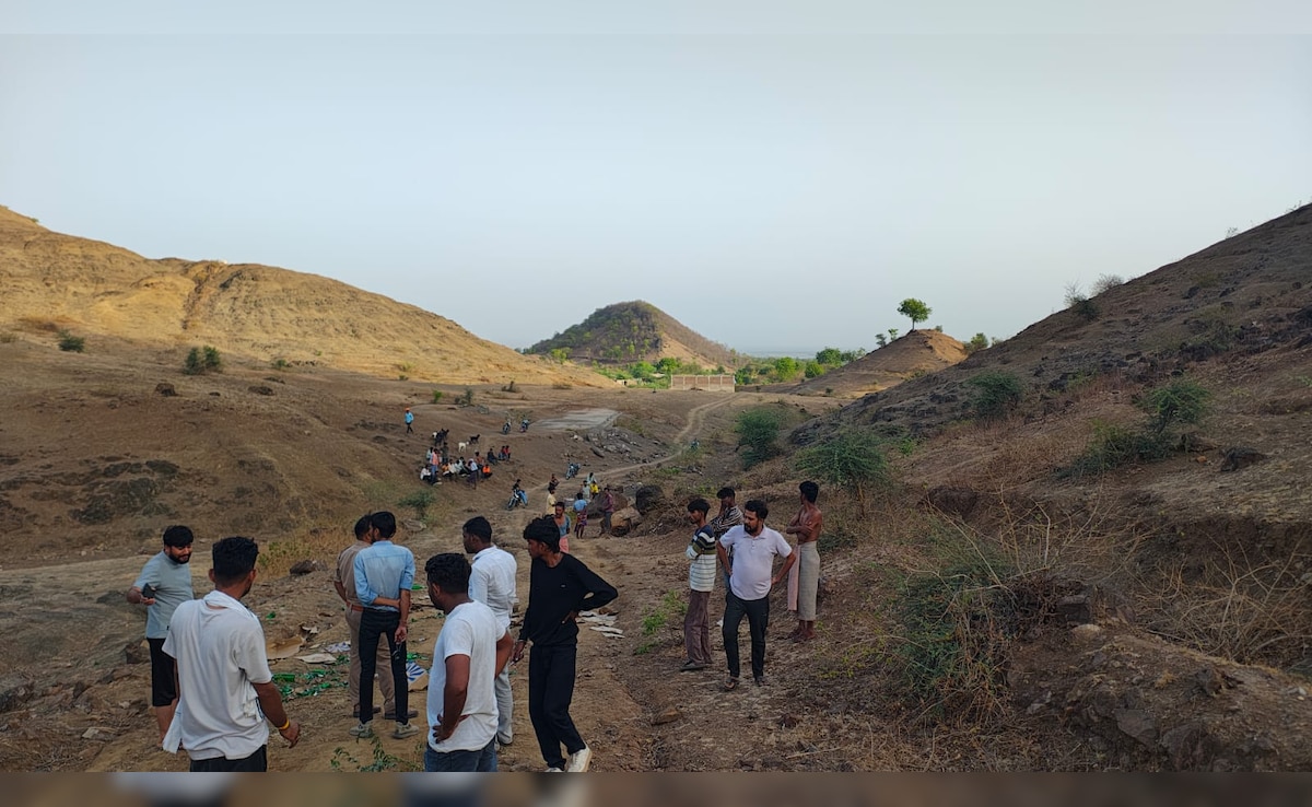 MP के बड़वानी में फिल्मी स्टाइल में शराब की लूट, 30 बदमाशों ने पिस्टल दिखाकर छीनी पिकअप