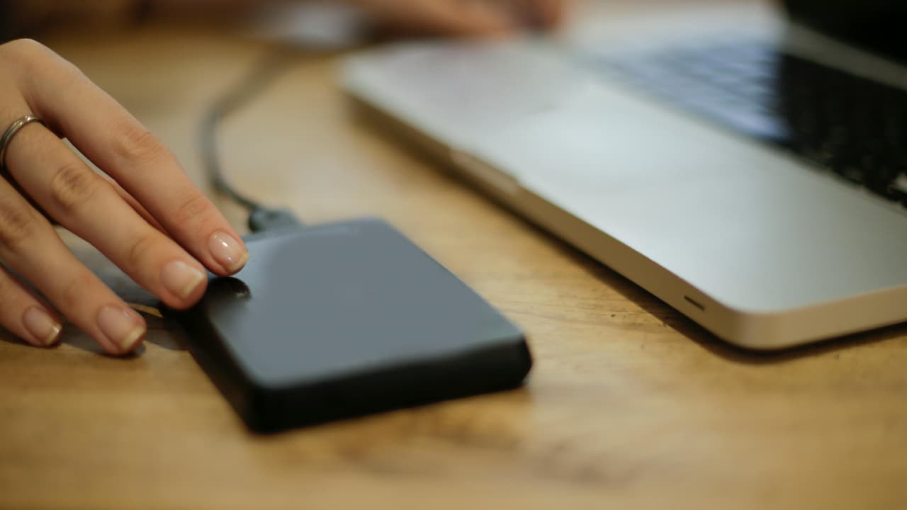 Power Banks That Do Not Drain Quickly: 5 Reliable Picks