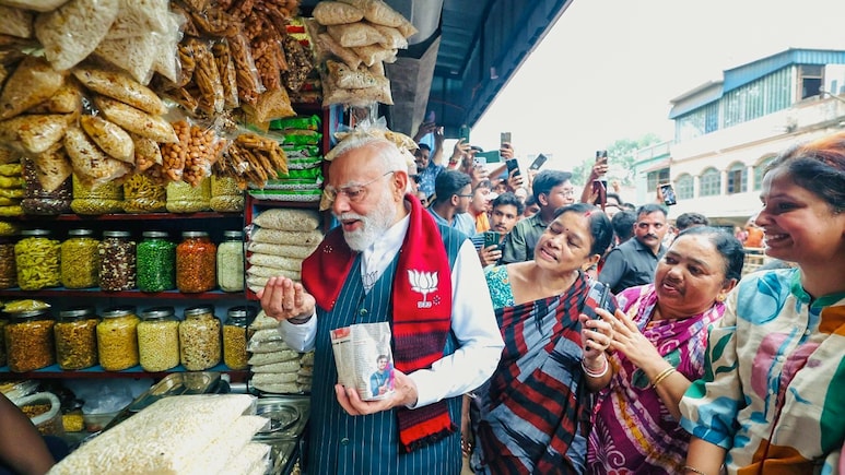 झालमुड़ी ने कर दिया 'खेला'.... जानिए कैसे बंगाल का यह नाश्ता बना वोट बैंक का सबसे बड़ा सियासी हथियार!