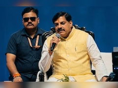 किसान हेल्पलाइन पर सीएम यादव ने लगाया फोन, नहीं मिल पाई फसल की जानकारी