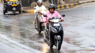 फिर होगी झमाझम बारिश, यूपी से पंजाब-हरियाणा तक बादल छाएंगे, ओले और बिजली गिरने का अलर्ट