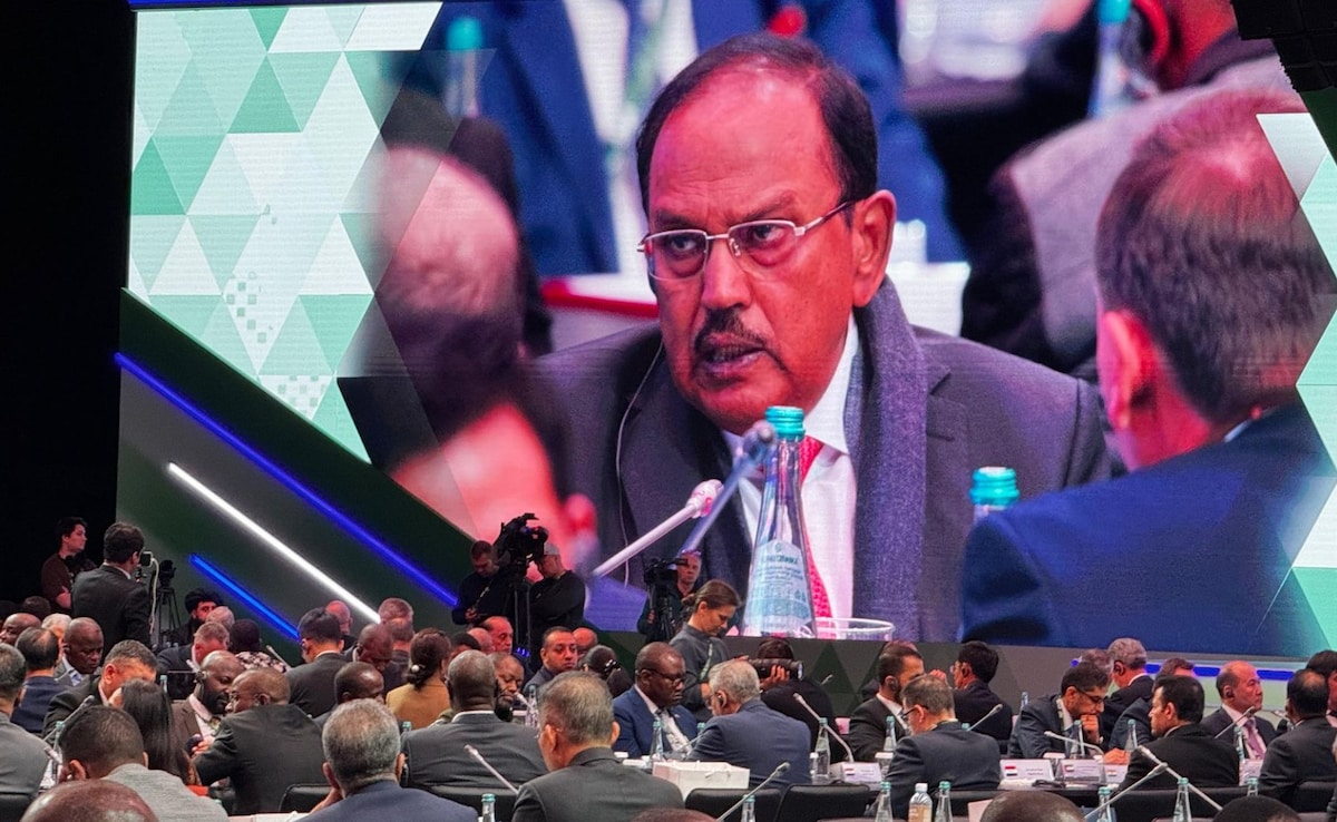 NSA अजीत डोभाल ने आतंकवाद पर मॉस्को में दे दिया बड़ा मैसेज, 'तय करना होगा आतंकी रहनुमाओं के साथ हैं या खिलाफ'