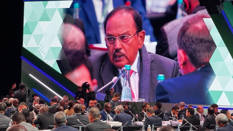 NSA अजीत डोभाल ने आतंकवाद पर मॉस्को में दे दिया बड़ा मैसेज, 'तय करना होगा आतंकी रहनुमाओं के साथ हैं या खिलाफ'