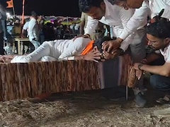 मराठा आरक्षण आंदोलन: अनशन पर बैठे मनोज जरांगे की तबीयत बिगड़ी, धूप के कारण हो रही हैं उल्टियां