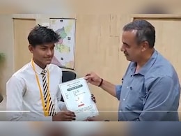 मजदूर के बेटे ने बोर्ड एग्&zwj;जाम में हासिल किए 498/500 अंक, पिता बोले- मिठाई बांटने के पैसे तक नही... रुला देगी पढ़ने के जज्&zwj;बे की कहानी