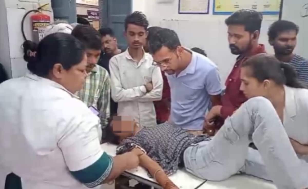 हांथ पर 'बाबू' और मोबाइल नंबर लिखकर युवती ने फ्लाईओवर से लगाई छलांग, मौके से भागने वाला युवक कौन था?
