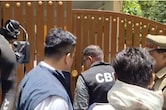 जांच के लिए गिरिबाला के घर के पहुंची CBI की टीम, &nbsp;मेडिकल और तकनीकी साक्ष्यों को खंगाल रही जांच एजेंसी