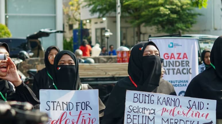 "Fear Is Slaughtering Us": In War-Torn Gaza, Child Marriages Rise Sharply