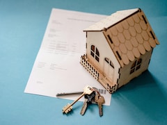 Man Pays Off Home Loan 8 Years Early, Friends Call It Poor Financial Decision