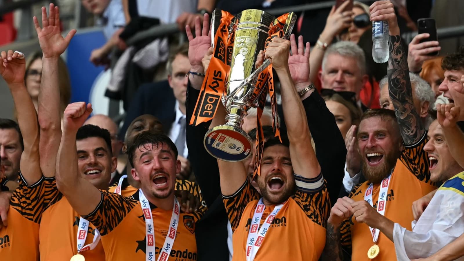 Emotional Hull Celebrate Incredible Promotion To Premier League