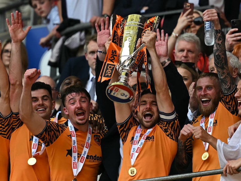 Emotional Hull Celebrate 'Incredible' Promotion To Premier League