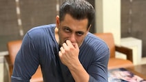 सलमान खान के गुस्से से घबराए पैप्स भाई को देखते ही कहने लगे सॉरी-सॉरी, दबंग खान बोले- जोर से बोलो