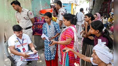 '200 साल से यहां रह रहे', दिल्ली यमुना बाजार में 310 परिवारों को बेदखली नोटिस मिलने पर क्या बोले लोग?