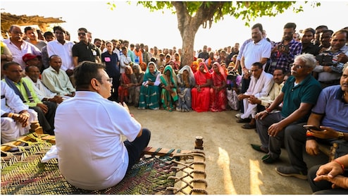 गांव में टहलते वक्त जनता ने CM से कर दी CMHO की शिकायत, भजनलाल शर्मा ने उसी वक्त कर दिया APO